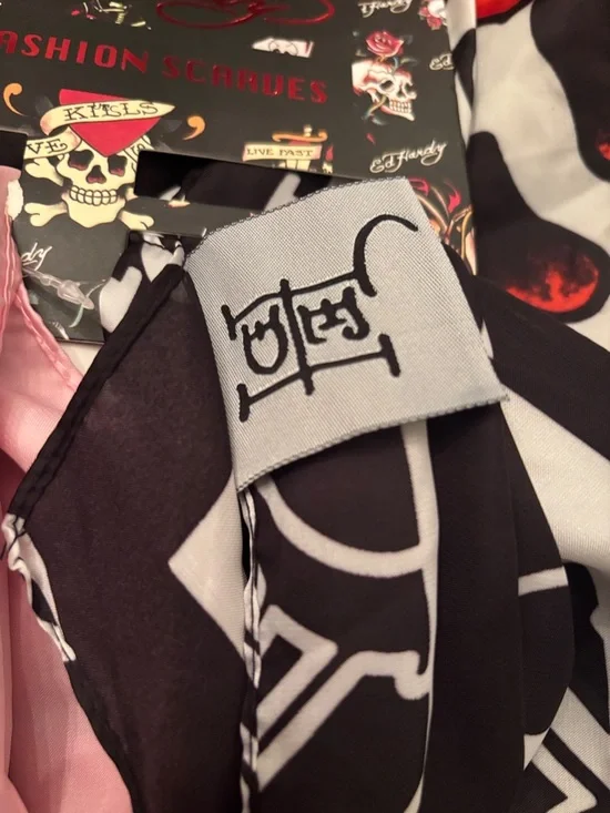 Ed Hardy Graphic Scarf set of 2 - Picture 5 of 7